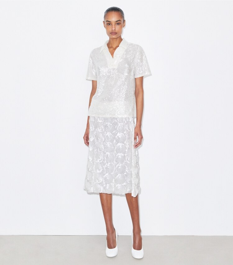 Tory Burch designer hauts Haut orné de sequins dans Marshmallow sur modèle, de face