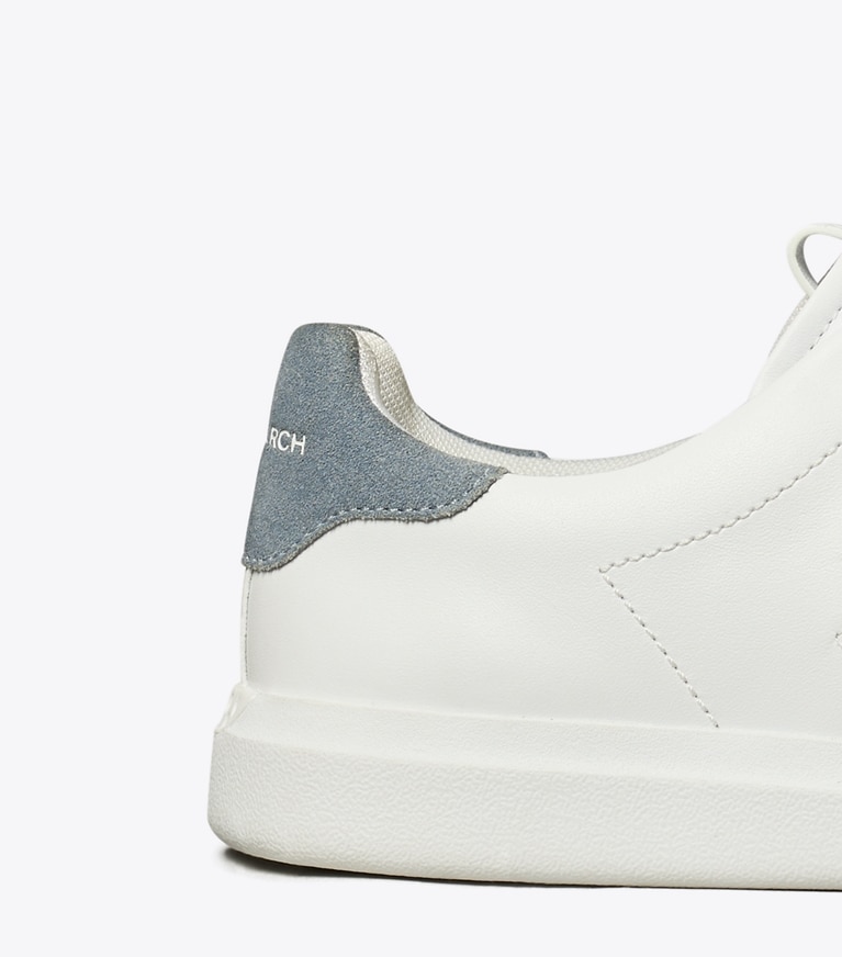 Tory Burch designer スニーカー ダブルT ハウエル コートスニーカー in TITANIUM WHITE / ARIA BLUE angle