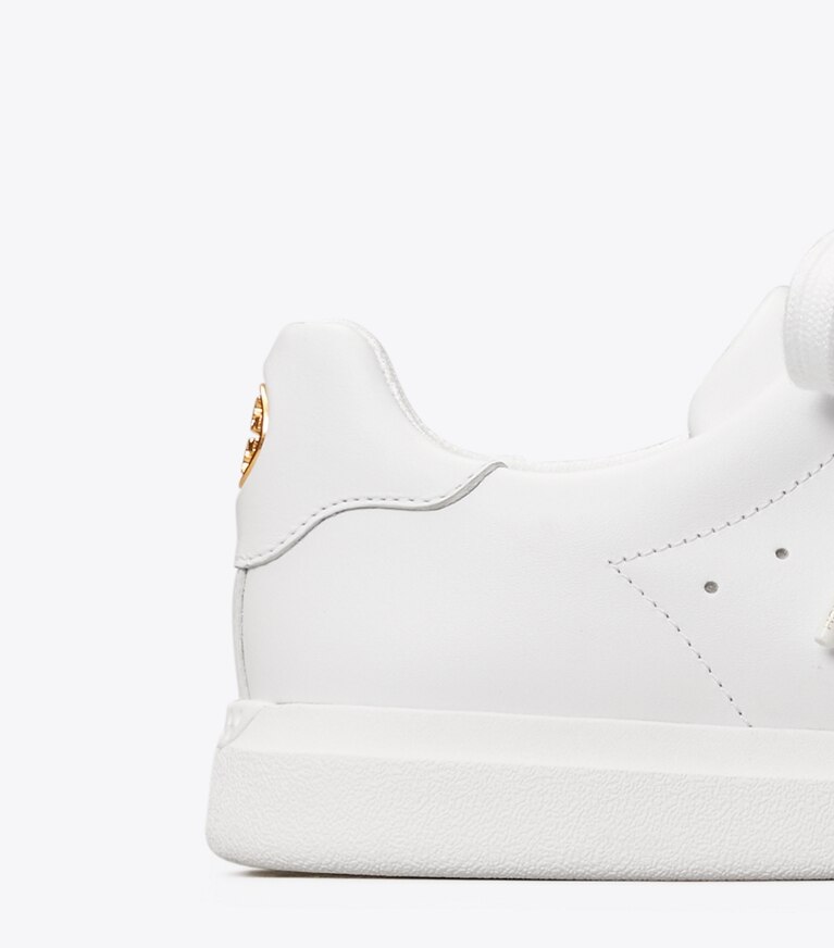 Tory Burch designer スニーカー ハウエル コート スニーカー in Titanium White angle