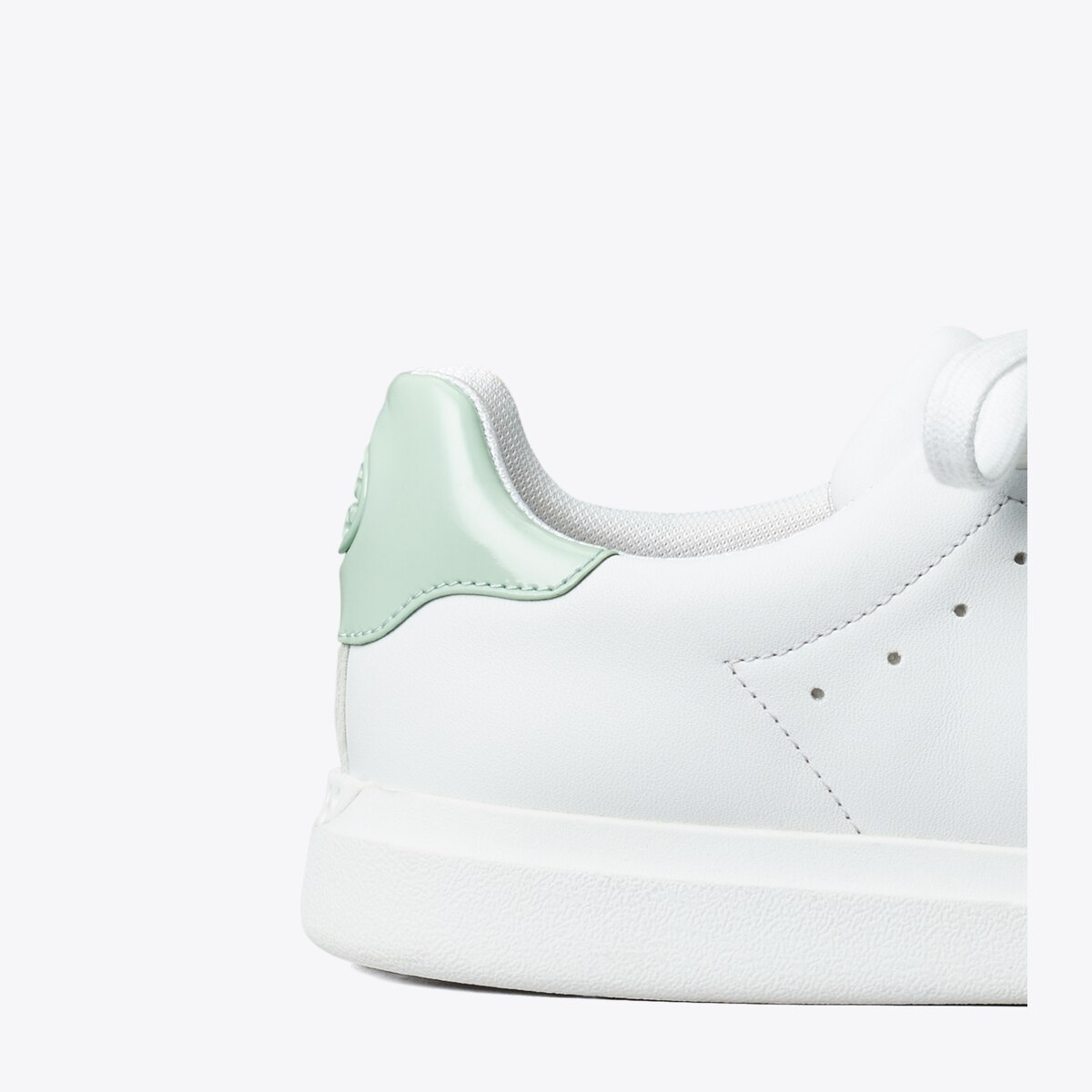 即発★TORY BURCH HOWELL COURT 白スニーカー 82776 Howell Court Sneaker: Women's Designer Sneakers | Tory Burch