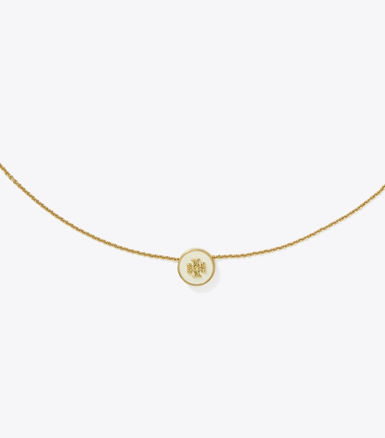 Tory Burch designer ネックレス キラ エナメル ペンダント ネックレス in Tory Gold / New Ivory ディテール