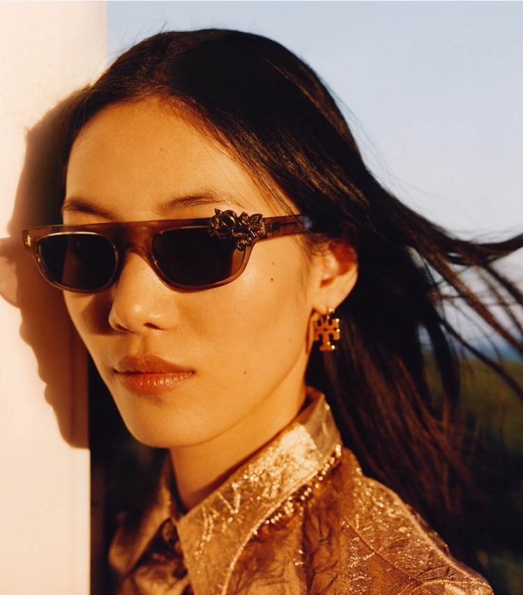 Tory Burch designer earrings Icon Hoop Earrings in Tory Gold campaign
