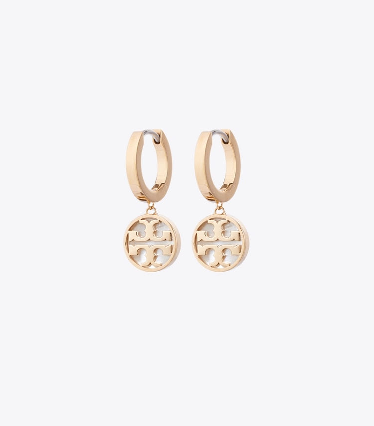 Tory Burch designer イヤリング＆ピアス アイコン ハギー フープピアス in Tory Gold / Mother of Pearl ディテール
