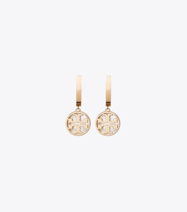 Tory Burch designer イヤリング&ピアス アイコン ハギー フープピアス in Tory Gold / Mother of Pearl front