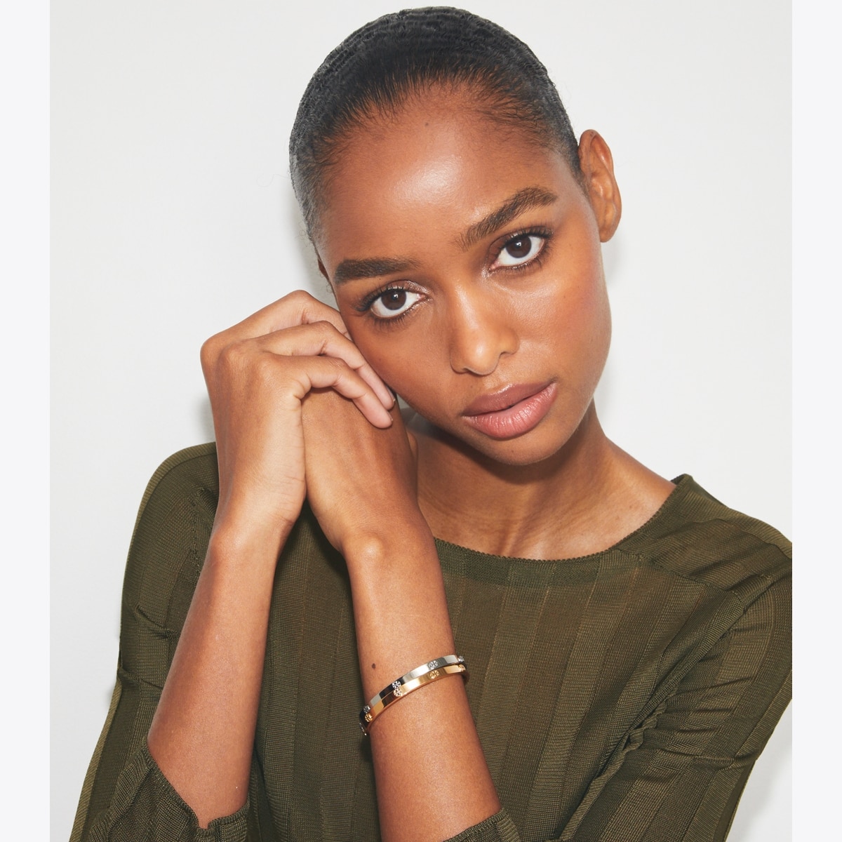 icon-stud-cuff-accessory-on- 