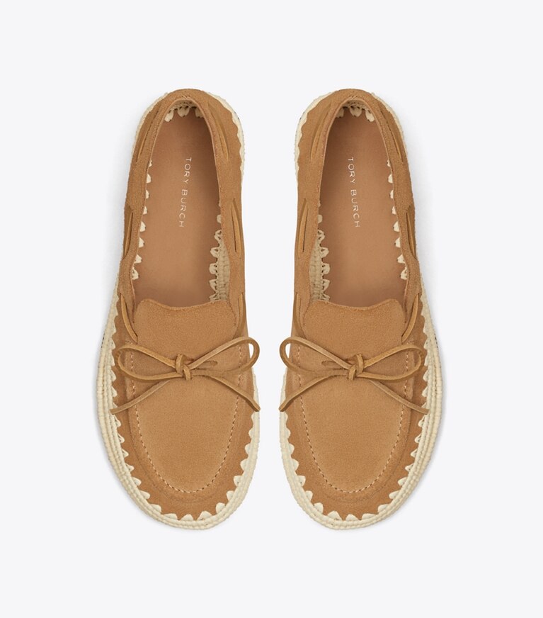 Tory Burch designer mocassini Il Boaty in rafia in AMBER GRAIN / NATURAL superiore