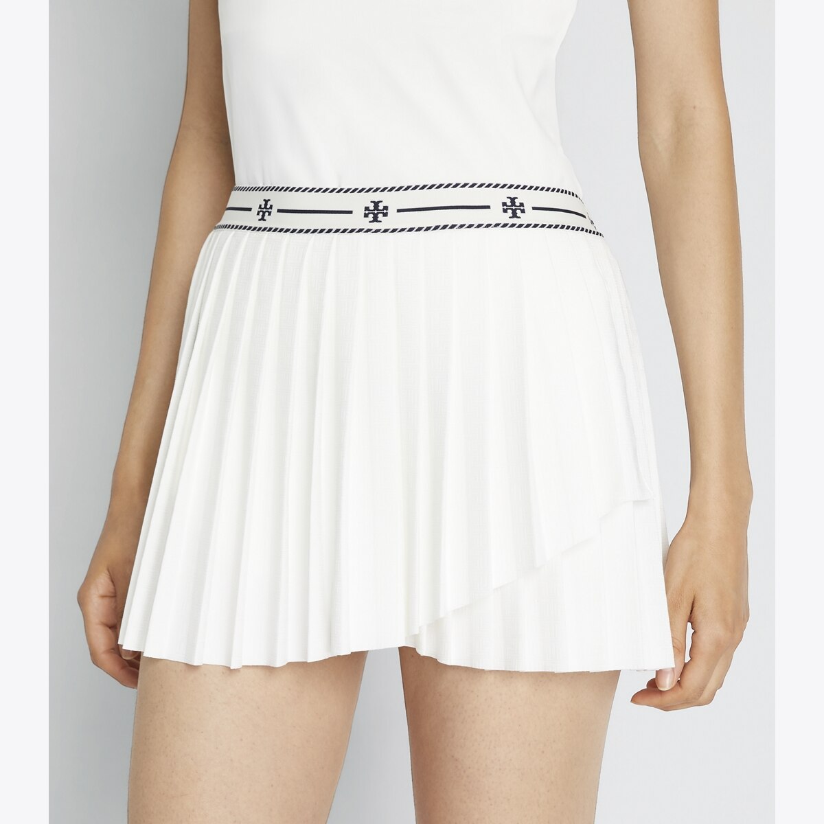 ◆ROCKCAKE◆ Jacquard Pleated Skirt White Jacquard Performance Jersey Pleated Overlay Skirt: Women's