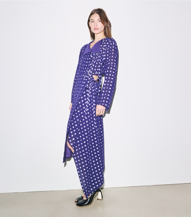 Tory Burch designer kleider Jacquardkleid in Wickeloptik in Ballpoint Ink Nothing Ditsy modell von vorn