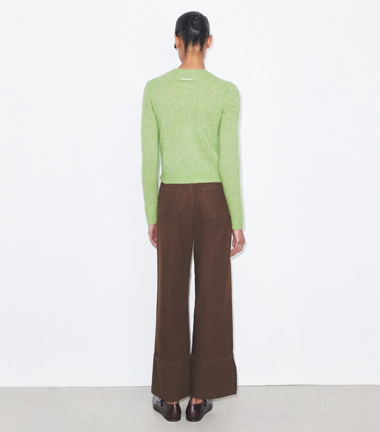 Tory Burch diseñador prendas inferiores Jeans de pierna recta con puños en Brown parte posterior en modelo