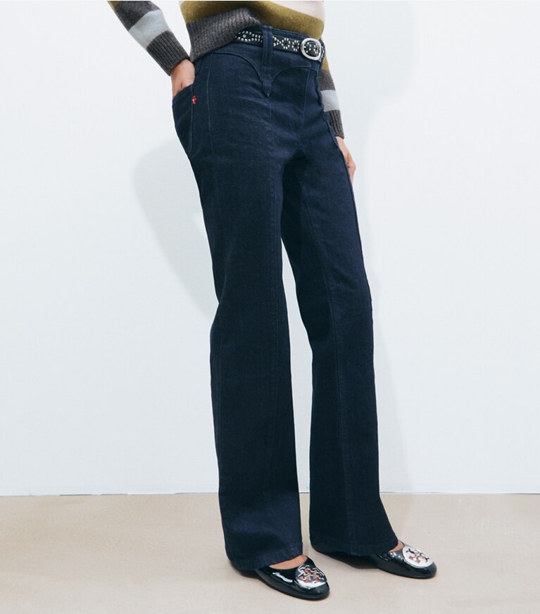 Tory Burch designer unterteile Jeans mit schmalem Bein in Rinse Wash on model detail