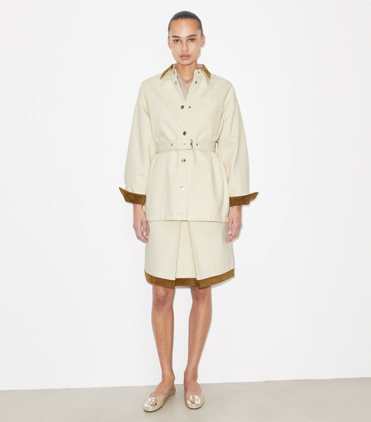 Tory Burch designer jacken Jeansjacke mit Knöpfen in Beige modell von vorn