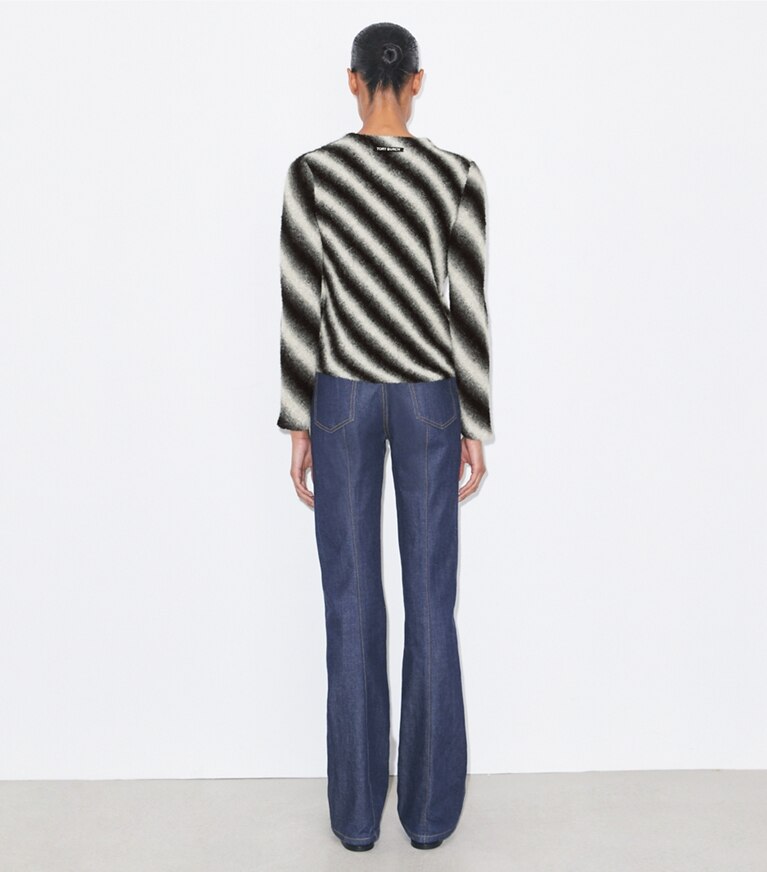 Tory Burch diseñador suéteres Jersey de lana a rayas en Ivory / Black parte posterior en modelo