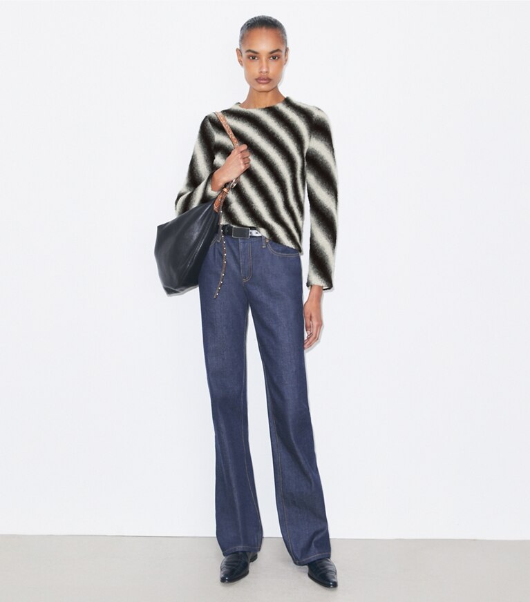 Tory Burch diseñador suéteres Jersey de lana a rayas en Ivory / Black frente en modelo