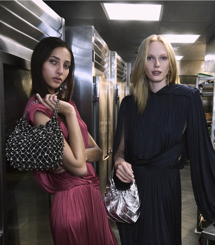 Tory Burch designer abiti Jersey Draped Dress in Cranberry campaign