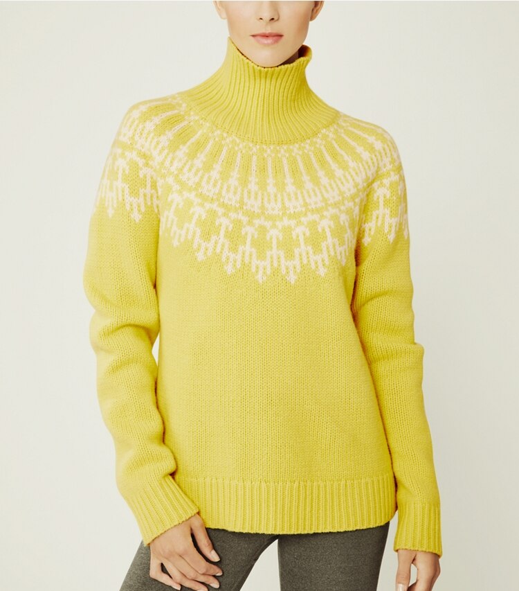 Tory Sport diseñador suéteres Jersey Fair Isle de lana merina en Citrea Mountain Fair Isle en el modelo (detalle)