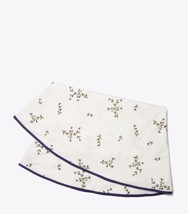 Tory Burch designer linens Jolie Fleur Round Tablecloth, 70" in NEW IVORY front