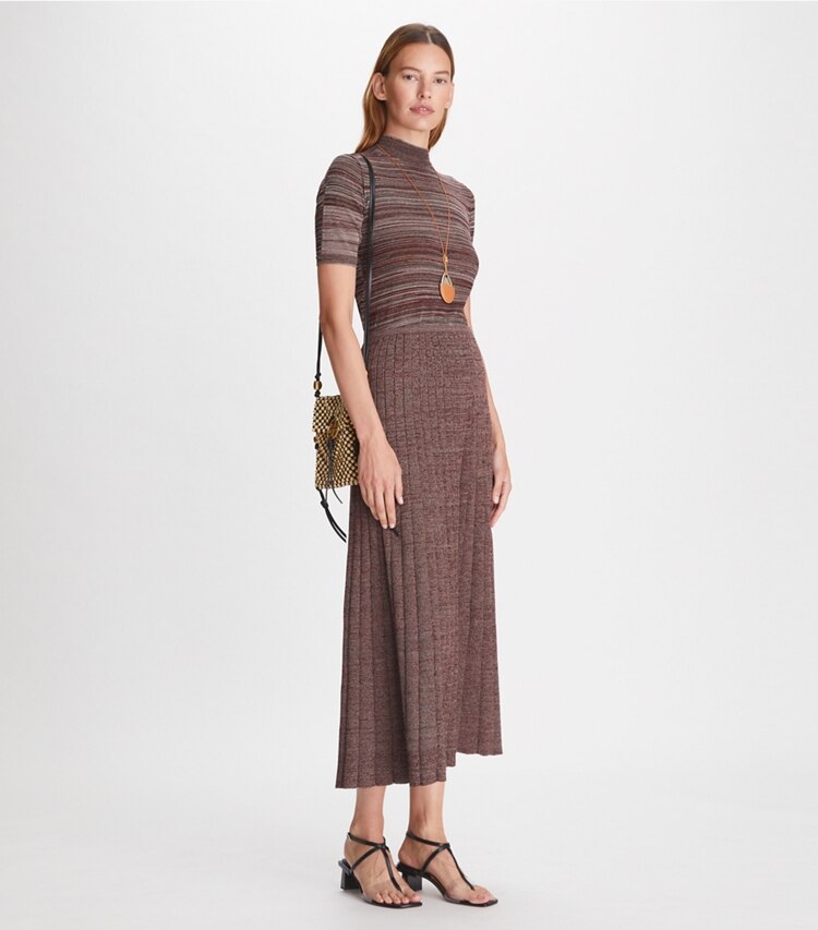 Tory Burch designer bas Jupe côtelée chinée dans Abalone Ivory / Dark Rustic Red / Black sur modèle, de face
