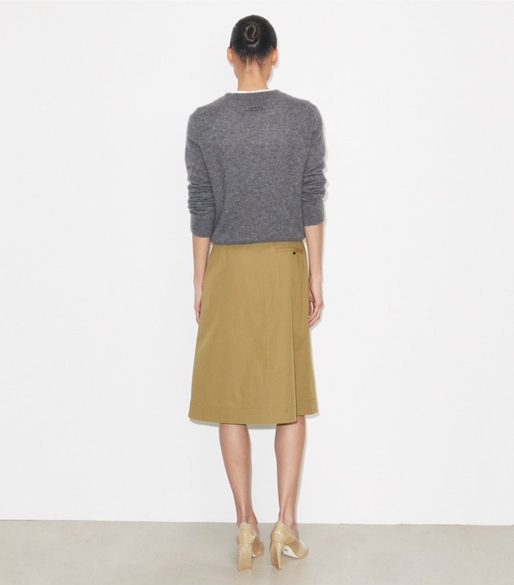 Tory Burch designer bas Jupe Camp en coton in Olive on model back