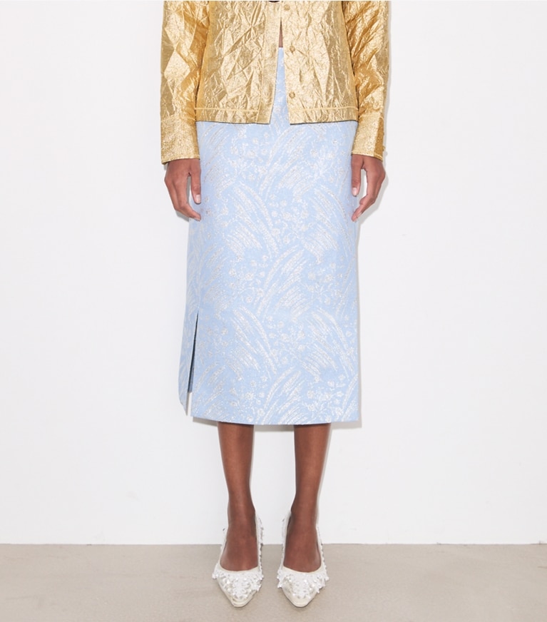 Tory Burch designer bas Jupe en jacquard de soie in Light Blue Wispy Flower on model detail