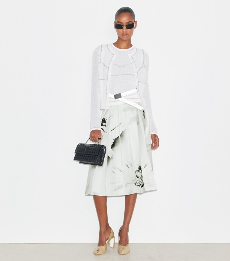 Tory Burch designer bas Jupe en sergé imprimé dans Gray Bee sur modèle, de face
