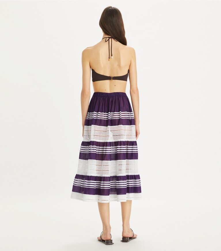 Tory Burch designer paréos Jupe midi en coton rayé dans Deep Purple sur modèle, de dos