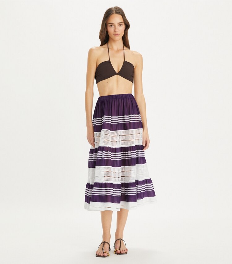 Tory Burch designer paréos Jupe midi en coton rayé dans Deep Purple sur modèle, de face