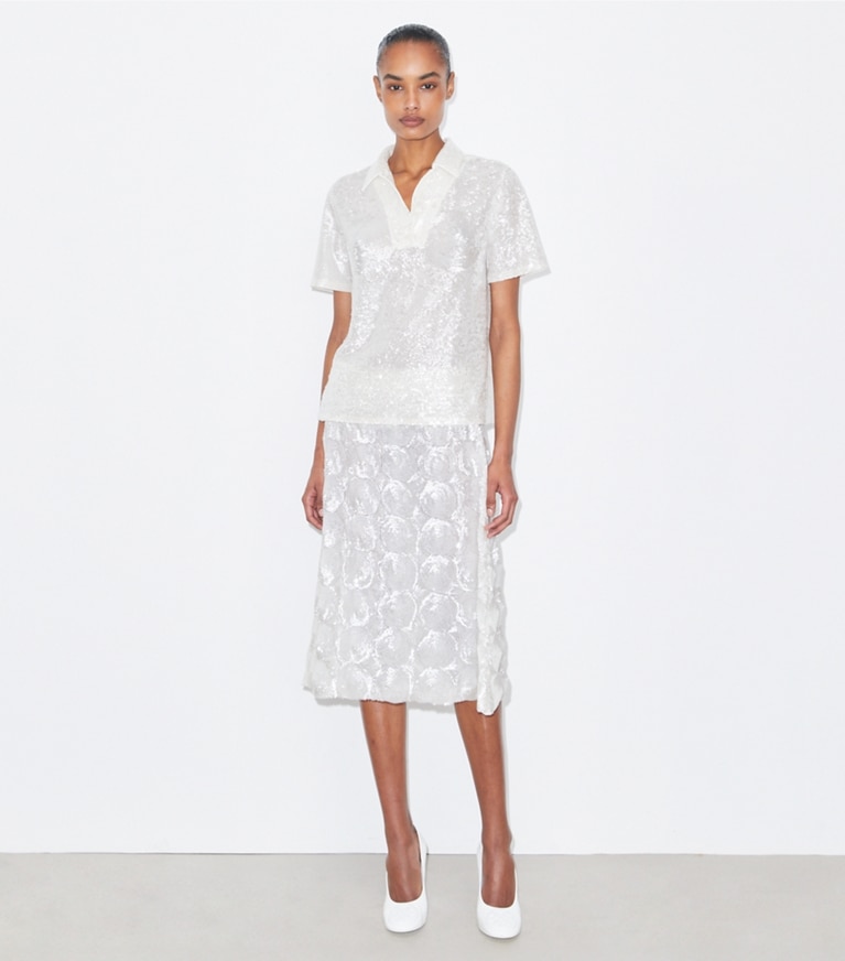 Tory Burch designer bas Jupe ornée de paillettes dans Marshmallow sur modèle, de face