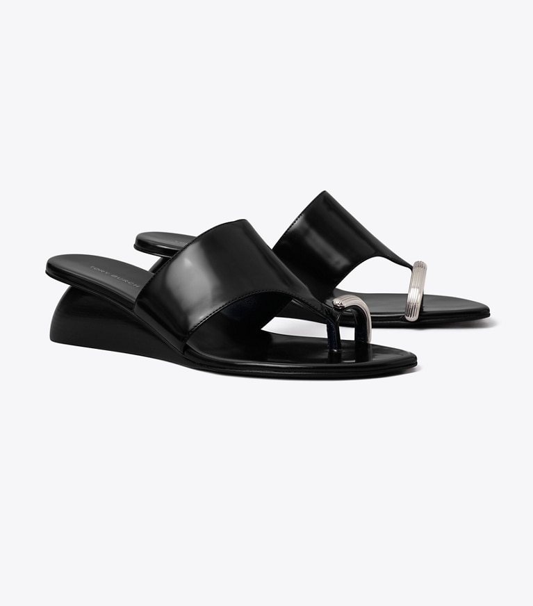 Tory Burch designer sandalen Keilabsatzsandale mit Piercingdetail in PERFECT BLACK angle