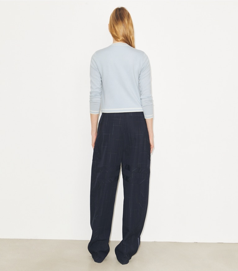 Tory Burch designer strickware Kendra Cardigan in Blue / New Ivory on model back