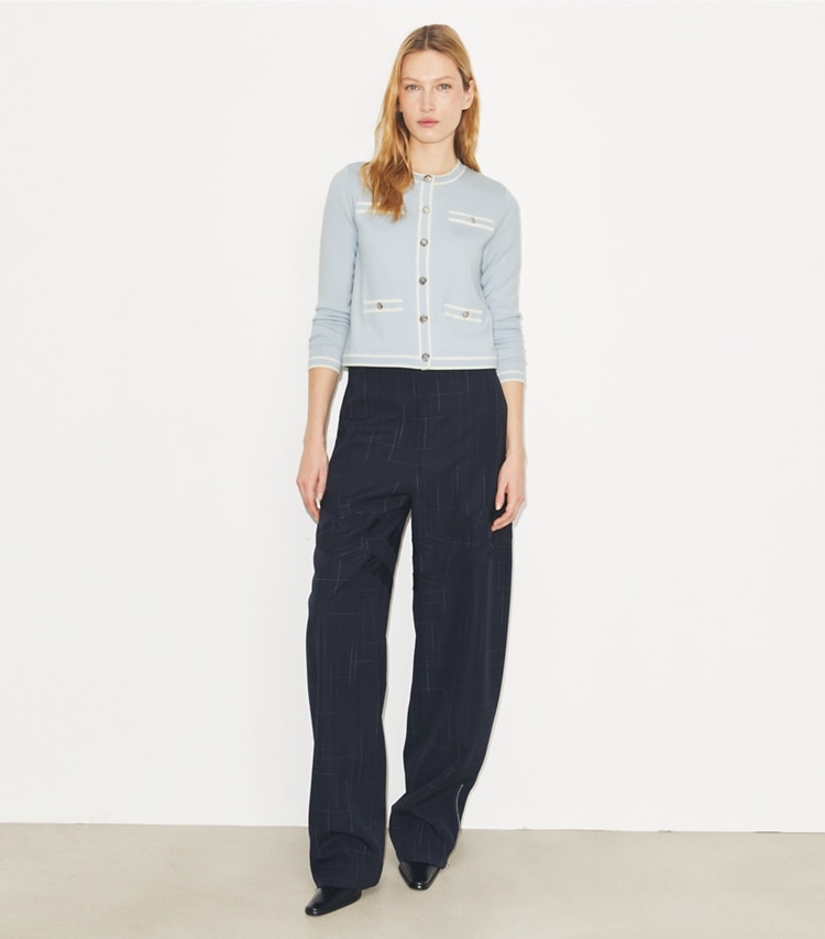 Tory Burch designer strickware Kendra Cardigan in Blue / New Ivory modell von vorn