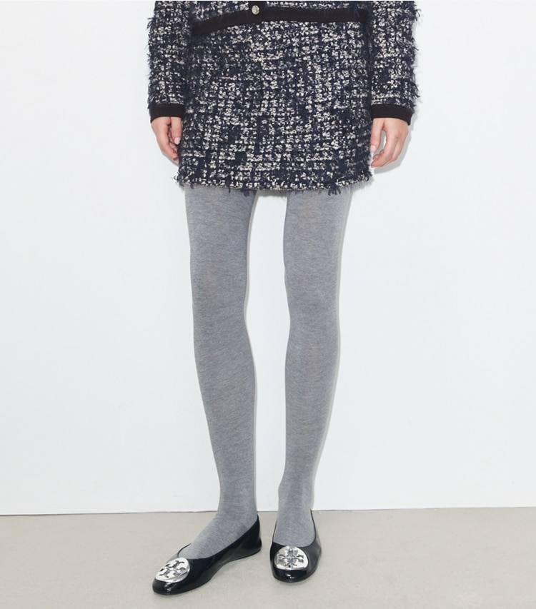 Tory Burch designer unterteile Kendra Tweed Skirt in Navy / Ivory on model detail