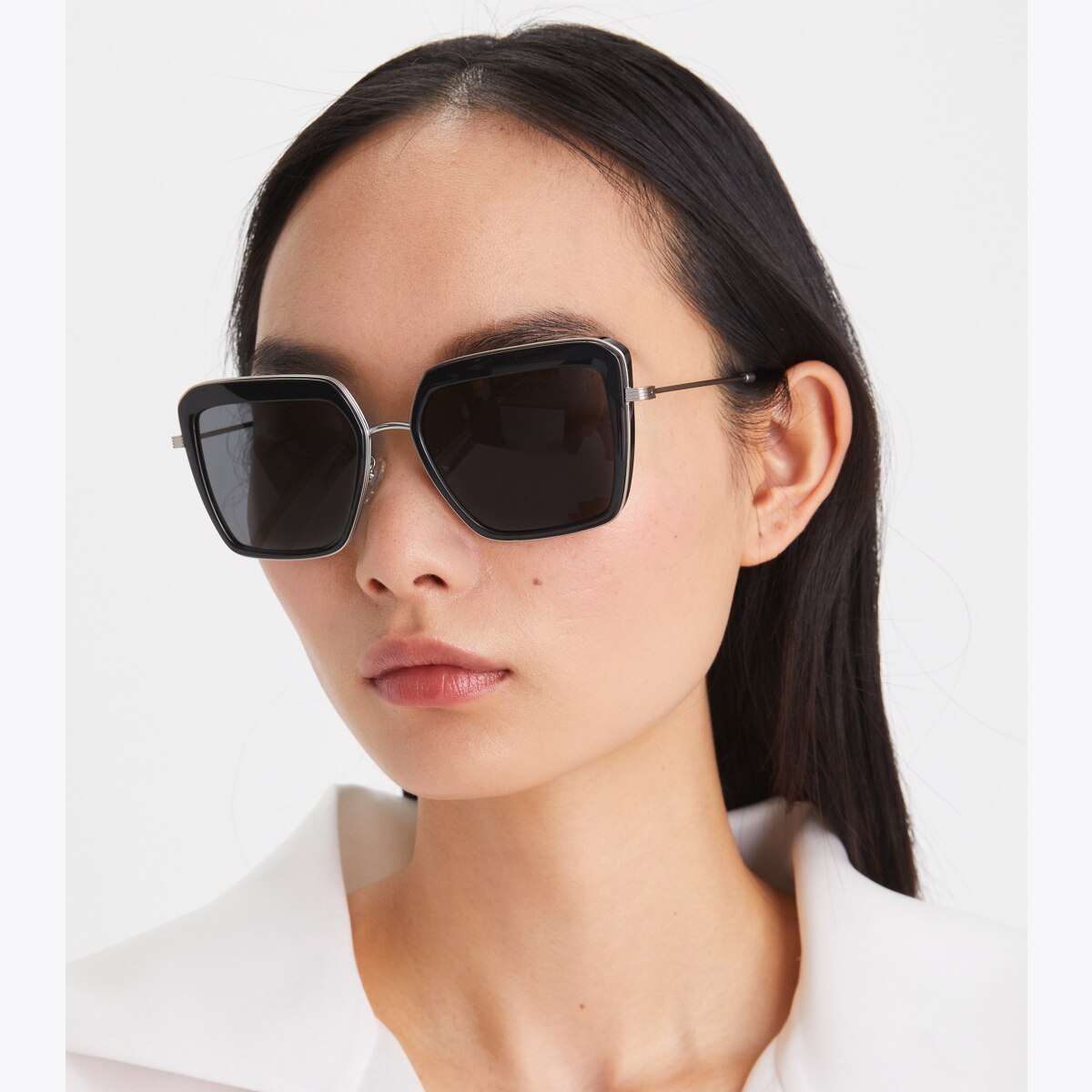Kira Bold Rim Sunglasses: Women's Designer Sunglasses Kira Bold Rim Sunglasses: Women's Designer Sunglasses