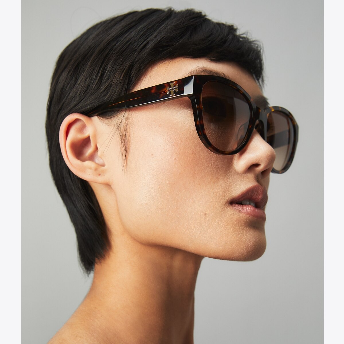 TORY BURCH スクエアフレムサンクラス TY7160U 183613 Tory Burch™ TY7160U 183513 52 Black Sunglasses