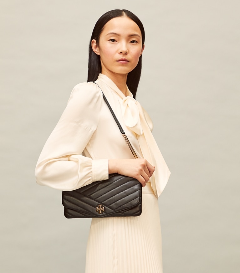 Tory Burch designer clutches Kira Chevron Clutch in Black angle