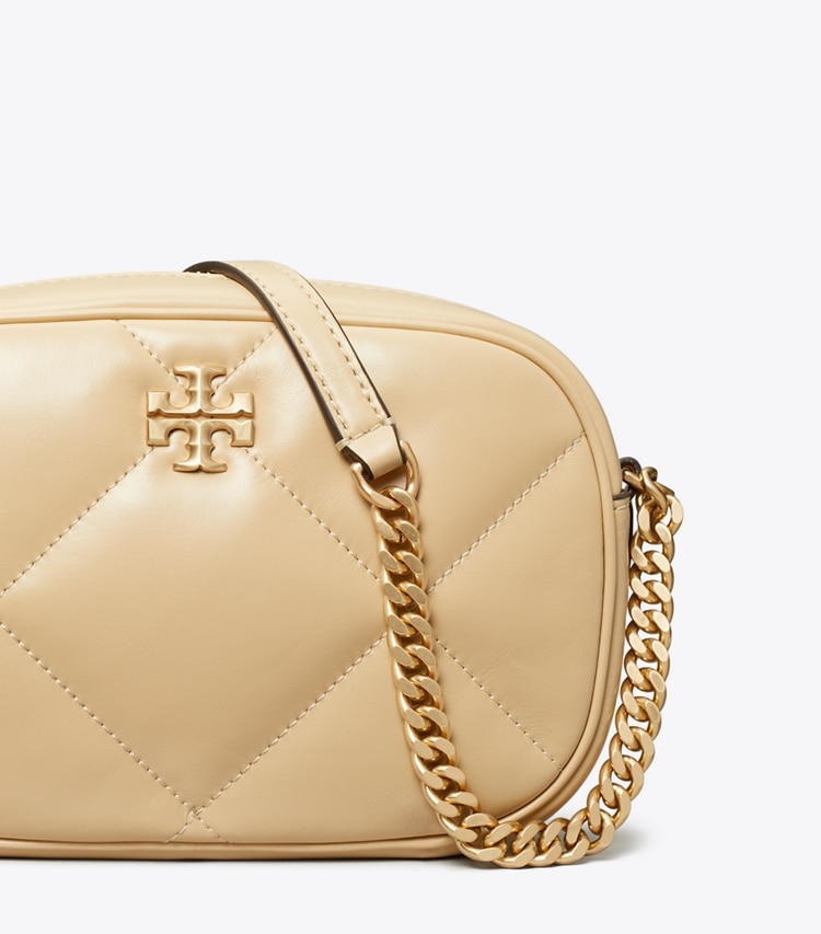 Tory Burch designer クロスボディバッグ キラ ダイヤモンドキルト カメラバッグ in Soft Serve ディテール