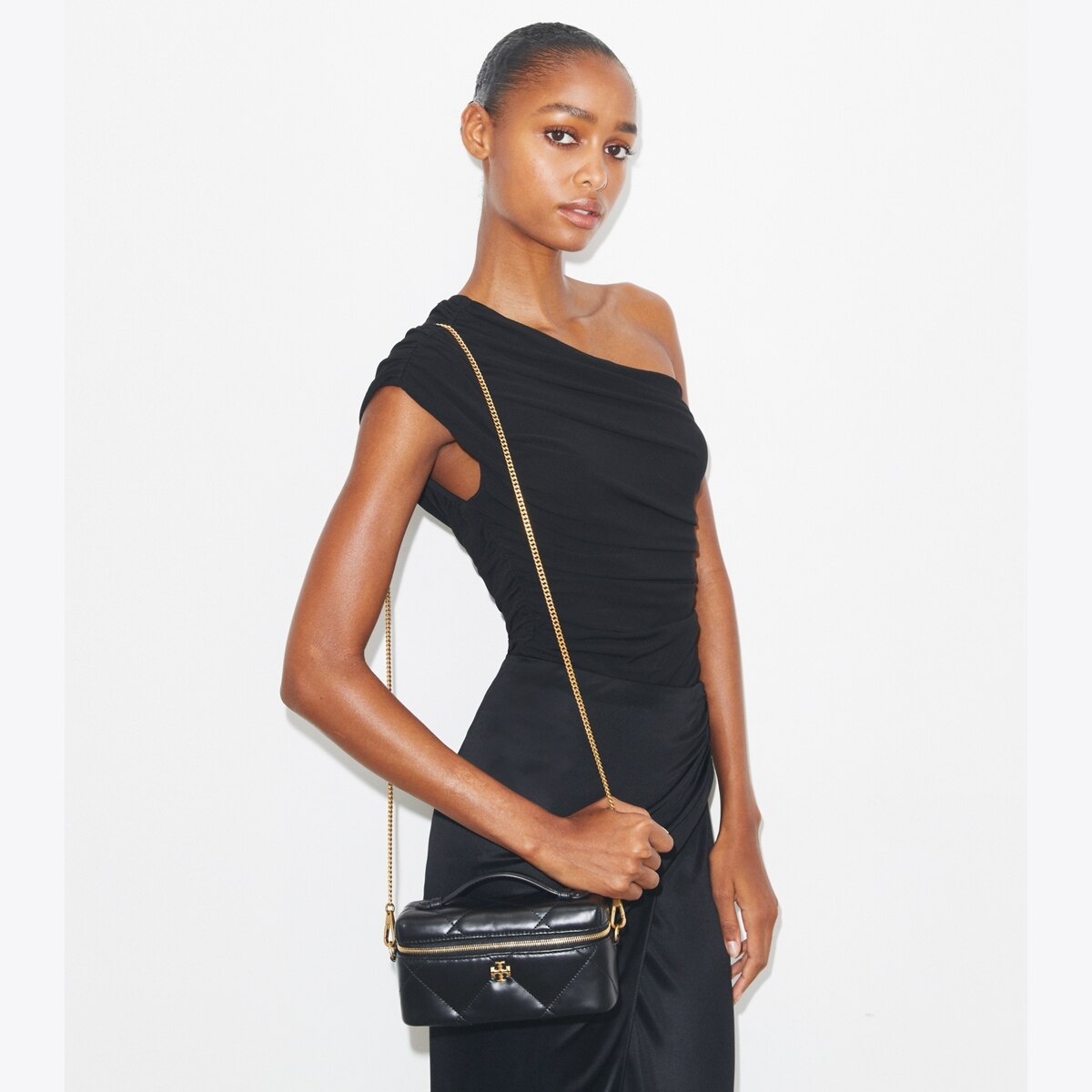 TORY BURCH ケース kira-diamond-quilt-east-west-