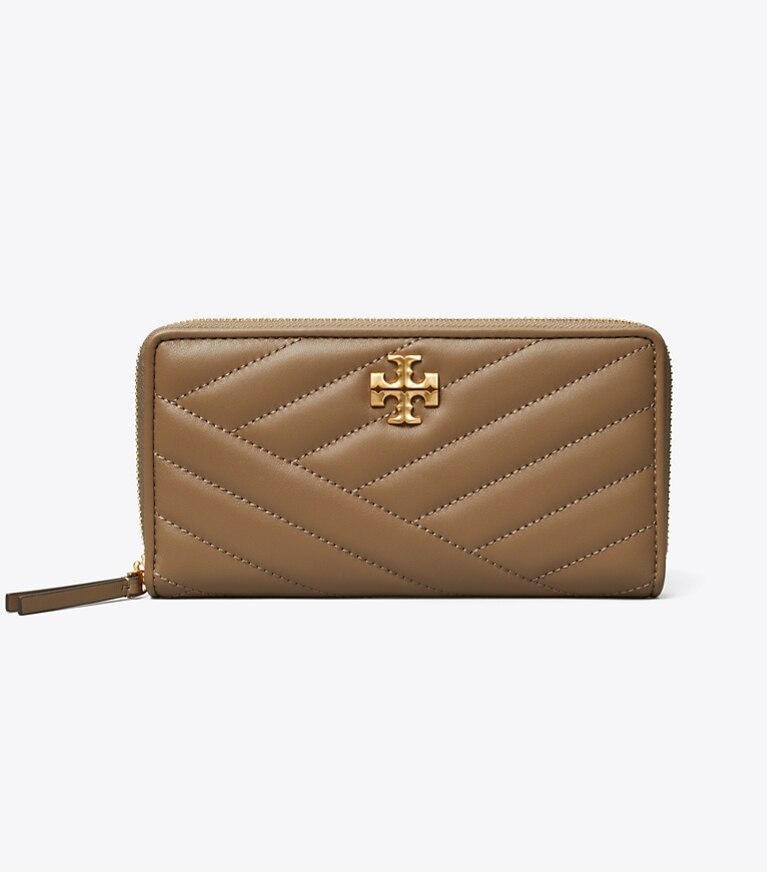 Tory Burch designer geldbörsen Kira Geldbörse im Kontinentalformat mit Reißverschluss und Chevron-Steppung in Sandpiper angle