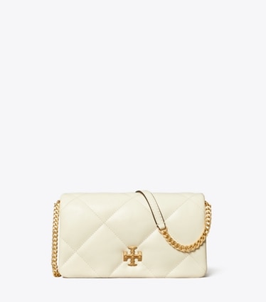 Tory Burch designer crossbody bags Kira Geldbörse mit Rautensteppung und Kette in Warm White front