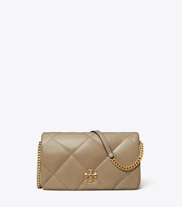 Tory Burch designer crossbody bags Kira Geldbörse mit Rautensteppung und Kette in Taupe Oak front