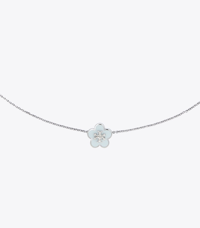 Tory Burch designer halsketten Kira Halskette mit Blumenanhänger aus Emaille in Tory Silver / Light Blue front