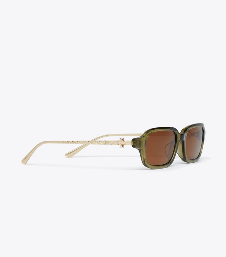 Tory Burch diseñador gafas de sol y anteojos Kira Metal Rectangle Sunglasses en TRANSPARENT OLIVE/BROWN detalle