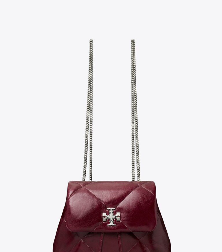 Tory Burch designer rucksäcke Kira Mini-Rucksack in Vintage-Optik mit Rautensteppung in Dark Carmine angle