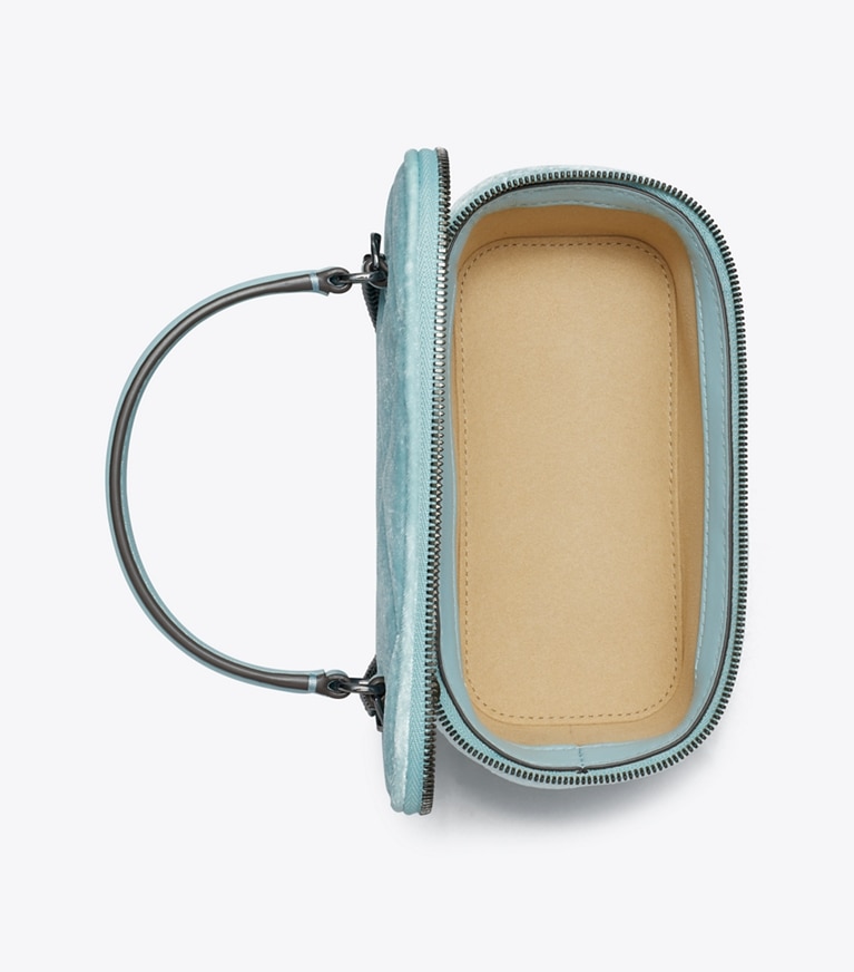 Tory Burch designer ミニバッグ キラ パヴェ ロゴ ベルベット ダイヤモンドキルト ヴァニティケース in Geyser angle