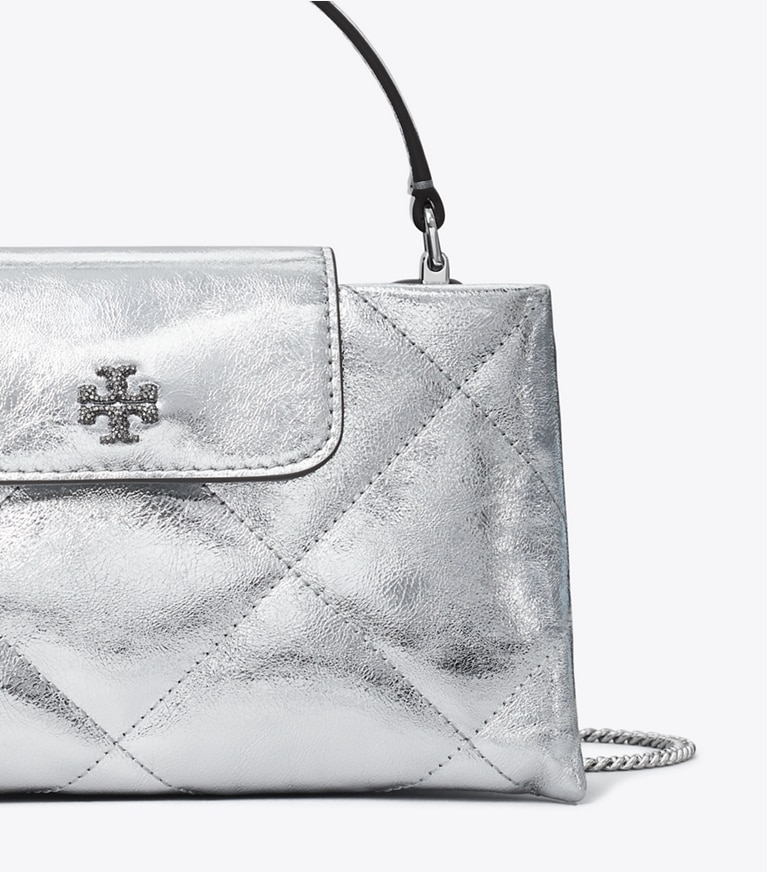 Tory Burch designer kleine taschen Kira Tasche in Metallic mit Rautensteppung und Tragegriff oben in Silver angle