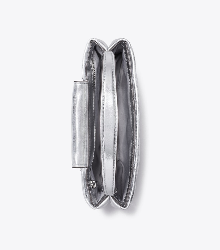 Tory Burch designer kleine taschen Kira Tasche in Metallic mit Rautensteppung und Tragegriff oben in Silver angle