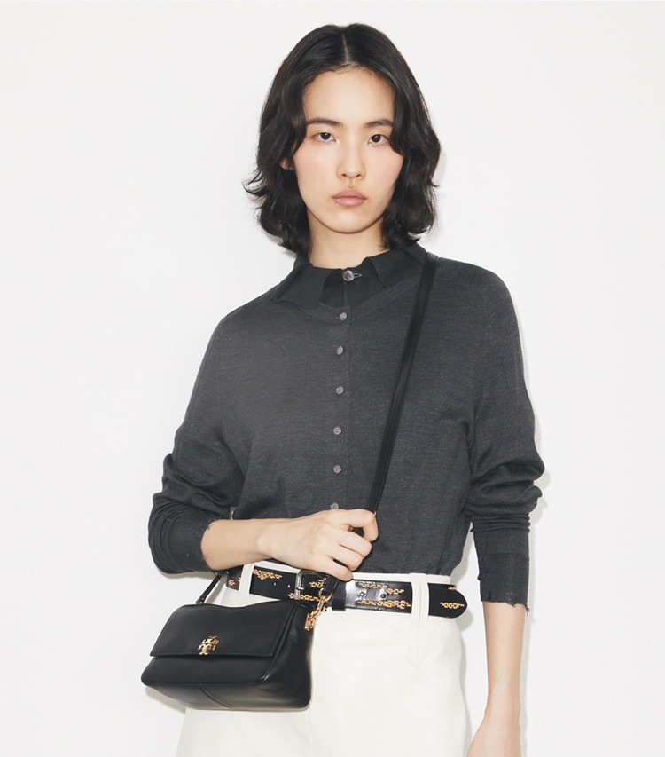 Tory Burch designer schultertaschen Kleine Charlie Schultertasche in Black additional on model