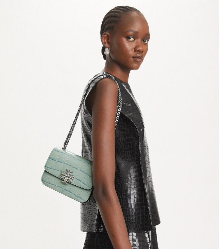 Tory Burch designer schultertaschen Kleine Eleanor Tasche in Blue Celadon accessory on model
