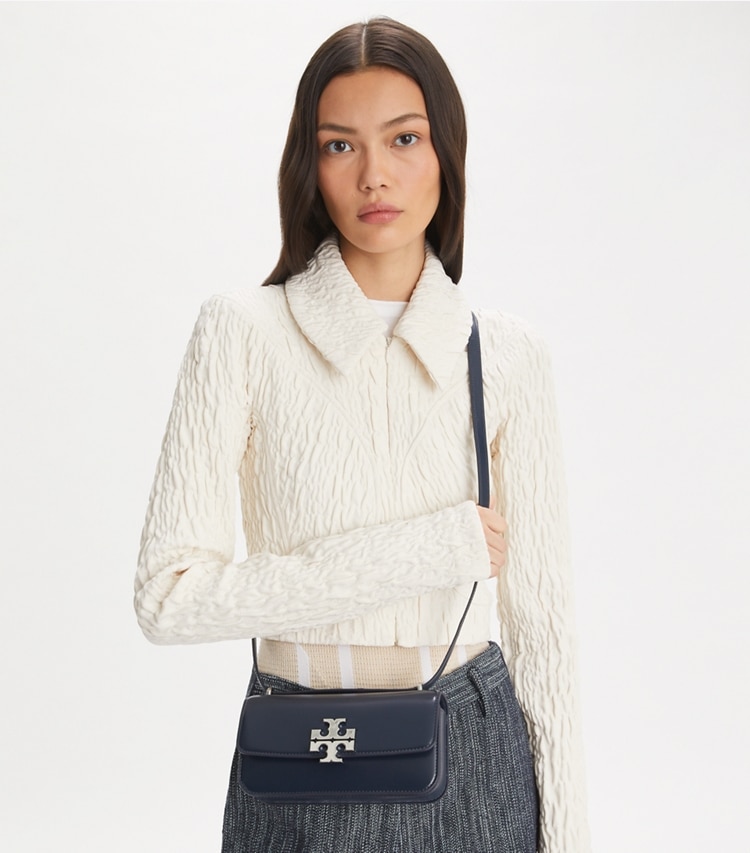 Tory Burch designer schultertaschen Kleine Eleanor Tasche im Querformat in New Navy additional on model