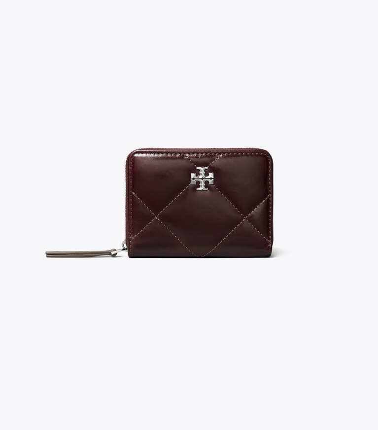 Tory Burch designer geldbörsen Kleine Kira Geldbörse in Vintage-Optik mit Rautensteppung und umlaufendem Reißverschluss in Dark Carmine angle