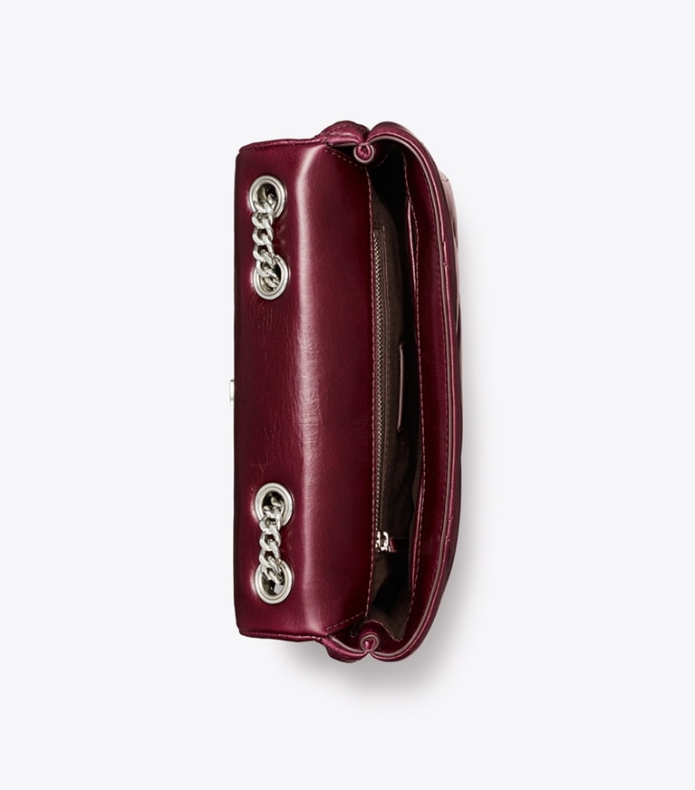 Tory Burch designer schultertaschen Kleine Kira Schultertasche in Vintage-Optik mit Rautensteppung in Dark Carmine angle